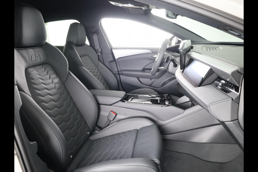 Audi A6 Sportback e-tron S edition 83 kWh | Winterpakket | Privacy glas | LM velgen 21" | Leder interieur | Remzadels rood |