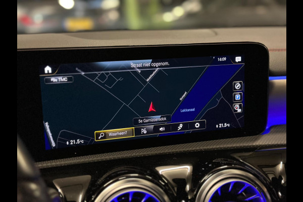 Mercedes-Benz CLA-Klasse 180 AMG|PANO|SFEER|BOMVOL!