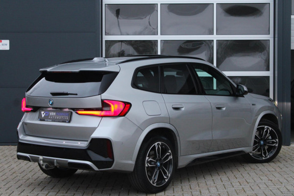 BMW X1 XDrive30e M-Sport Shadow | Pano | ACC | Memory | Massage | HUD | HK | Elek. Trekhaak