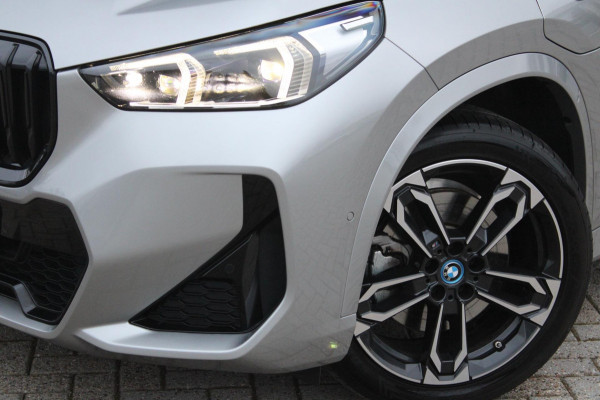 BMW X1 XDrive30e M-Sport Shadow | Pano | ACC | Memory | Massage | HUD | HK | Elek. Trekhaak