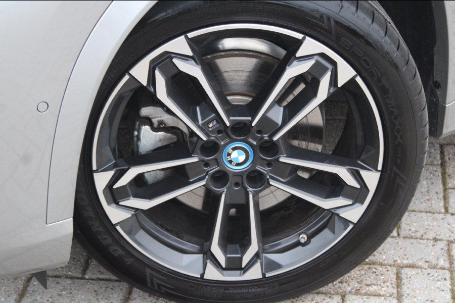 BMW X1 XDrive30e M-Sport Shadow | Pano | ACC | Memory | Massage | HUD | HK | Elek. Trekhaak