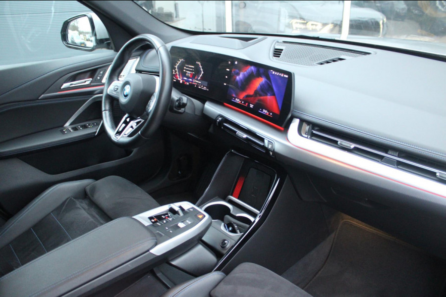 BMW X1 XDrive30e M-Sport Shadow | Pano | ACC | Memory | Massage | HUD | HK | Elek. Trekhaak