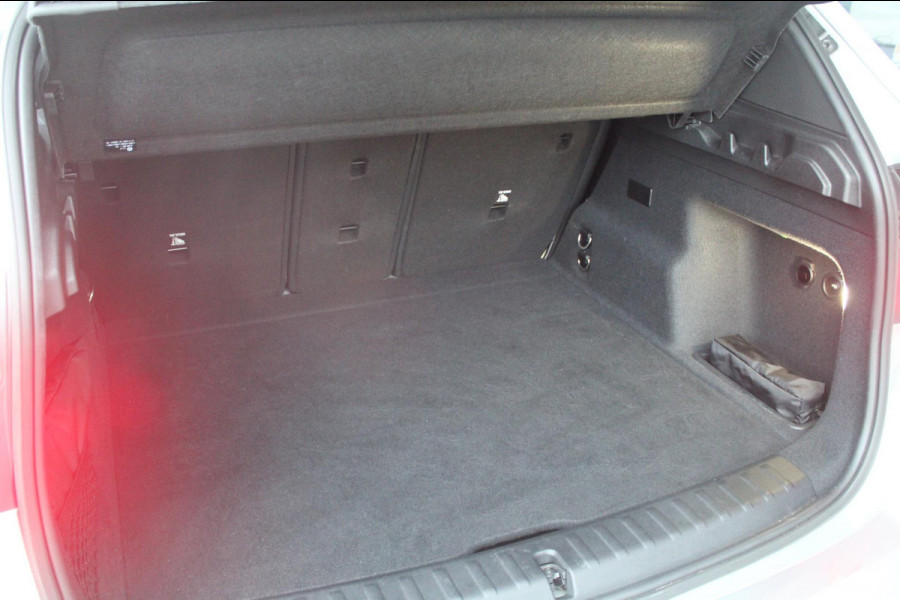 BMW X1 XDrive30e M-Sport Shadow | Pano | ACC | Memory | Massage | HUD | HK | Elek. Trekhaak