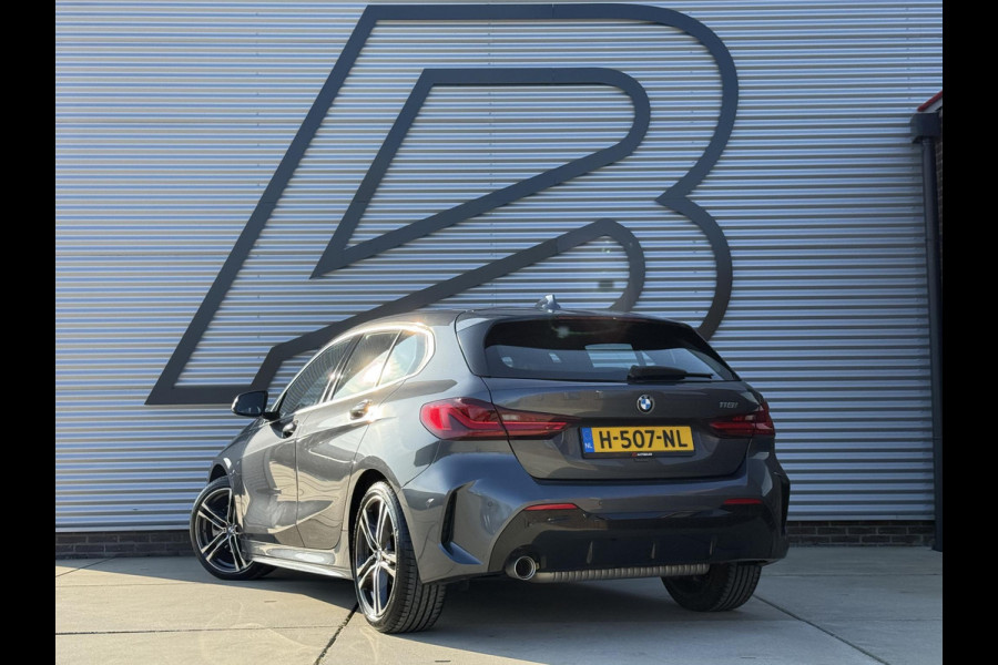BMW 1-serie 118i High Executive Edition M-Pakket,2e Eigenaar,Navi,Leder,Stoelverwarming,PDC,N.A,P,APK tot 05-2026