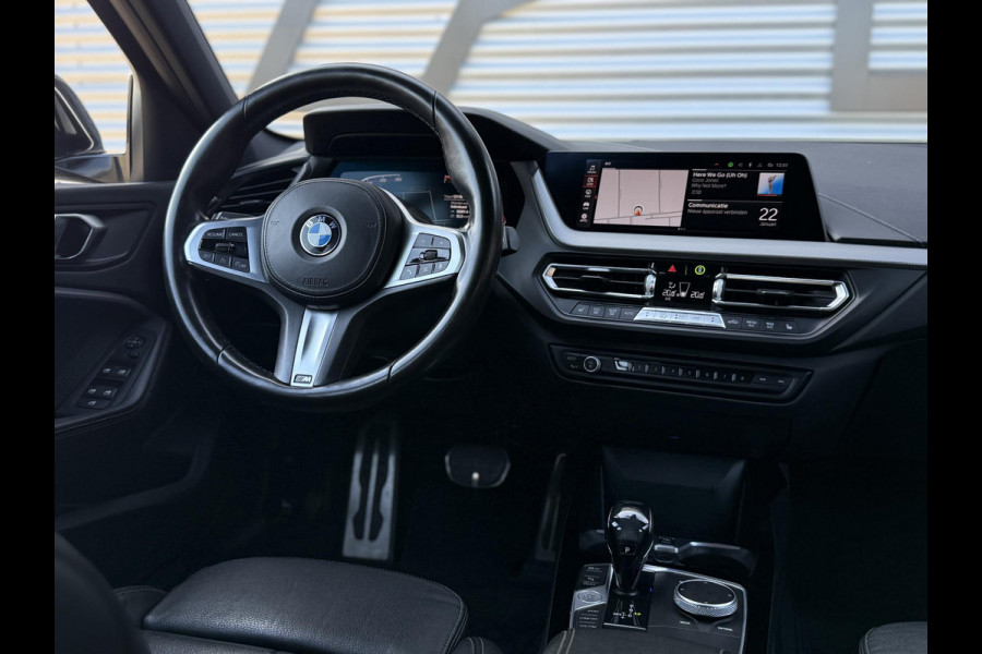 BMW 1-serie 118i High Executive Edition M-Pakket,2e Eigenaar,Navi,Leder,Stoelverwarming,PDC,N.A,P,APK tot 05-2026
