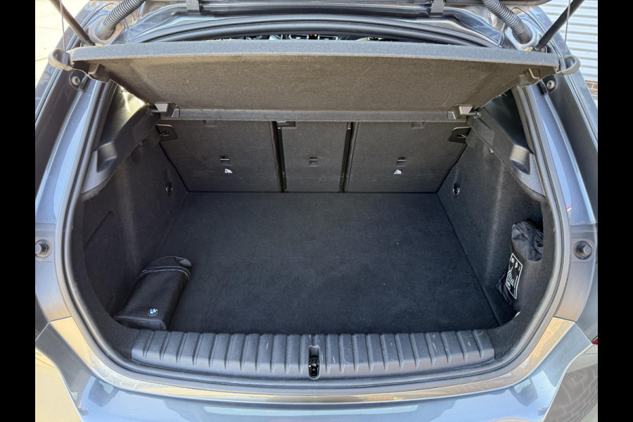 BMW 1-serie 118i High Executive Edition M-Pakket,2e Eigenaar,Navi,Leder,Stoelverwarming,PDC,N.A,P,APK tot 05-2026
