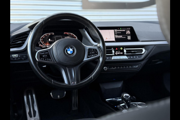 BMW 1-serie 118i High Executive Edition M-Pakket,2e Eigenaar,Navi,Leder,Stoelverwarming,PDC,N.A,P,APK tot 05-2026
