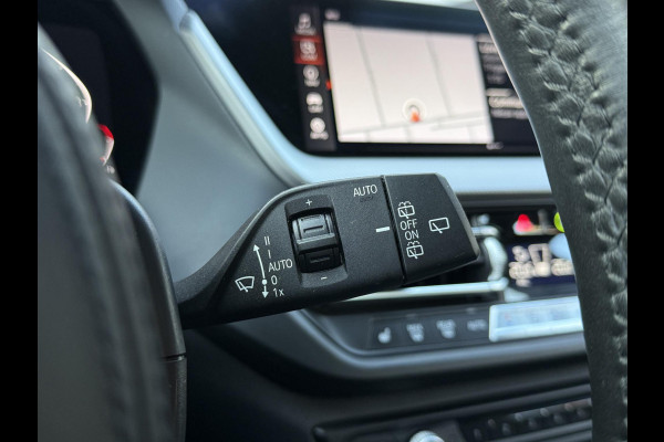 BMW 1-serie 118i High Executive Edition M-Pakket,2e Eigenaar,Navi,Leder,Stoelverwarming,PDC,N.A,P,APK tot 05-2026