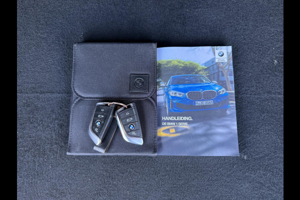 BMW 1-serie 118i High Executive Edition M-Pakket,2e Eigenaar,Navi,Leder,Stoelverwarming,PDC,N.A,P,APK tot 05-2026