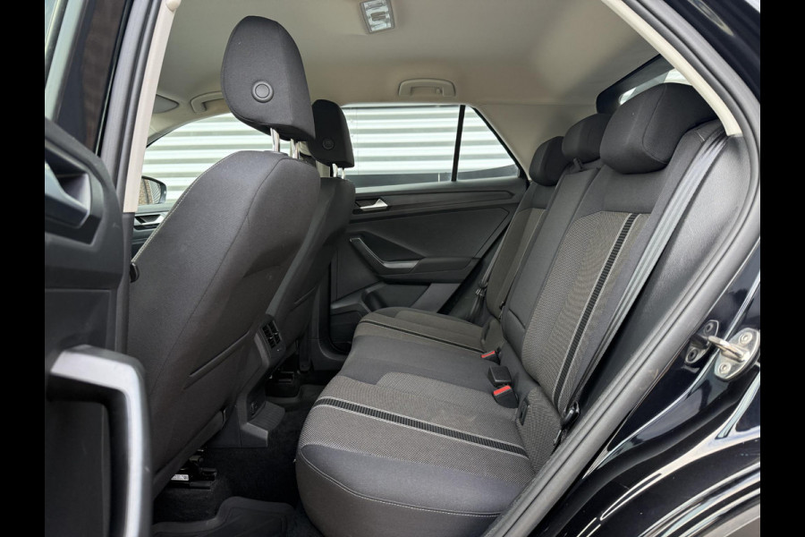 Volkswagen T-Roc 1.5 TSI Style 1e Eigenaar,Clima,Navi,Automaat,150 PK,Adap cruise,PDC V+A,Carplay,N.A.P,APK tot 08-2027