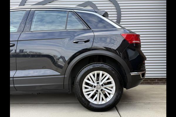 Volkswagen T-Roc 1.5 TSI Style 1e Eigenaar,Clima,Navi,Automaat,150 PK,Adap cruise,PDC V+A,Carplay,N.A.P,APK tot 08-2027