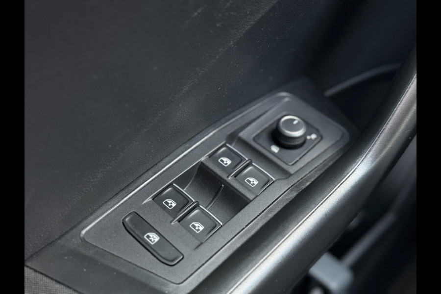 Volkswagen T-Roc 1.5 TSI Style 1e Eigenaar,Clima,Navi,Automaat,150 PK,Adap cruise,PDC V+A,Carplay,N.A.P,APK tot 08-2027