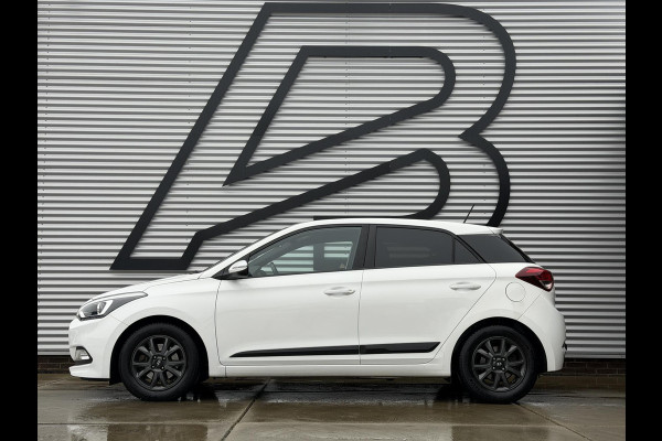 Hyundai i20 1.0 T-GDI Black Edition Navi,Camera,Airco,Cruise,PDC,Trekhaak,LM Velgen,N.A.P,101pk,Volledig Dealer Onderhouden,APK tot 01-2027