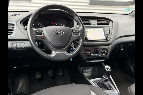 Hyundai i20 1.0 T-GDI Black Edition Navi,Camera,Airco,Cruise,PDC,Trekhaak,LM Velgen,N.A.P,101pk,Volledig Dealer Onderhouden,APK tot 01-2027