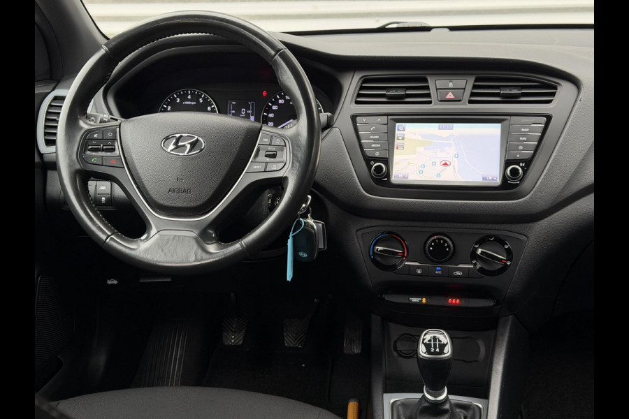 Hyundai i20 1.0 T-GDI Black Edition Navi,Camera,Airco,Cruise,PDC,Trekhaak,LM Velgen,N.A.P,101pk,Volledig Dealer Onderhouden,APK tot 01-2027