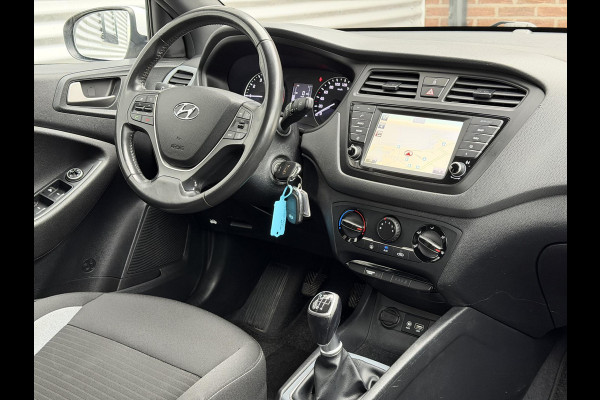 Hyundai i20 1.0 T-GDI Black Edition Navi,Camera,Airco,Cruise,PDC,Trekhaak,LM Velgen,N.A.P,101pk,Volledig Dealer Onderhouden,APK tot 01-2027