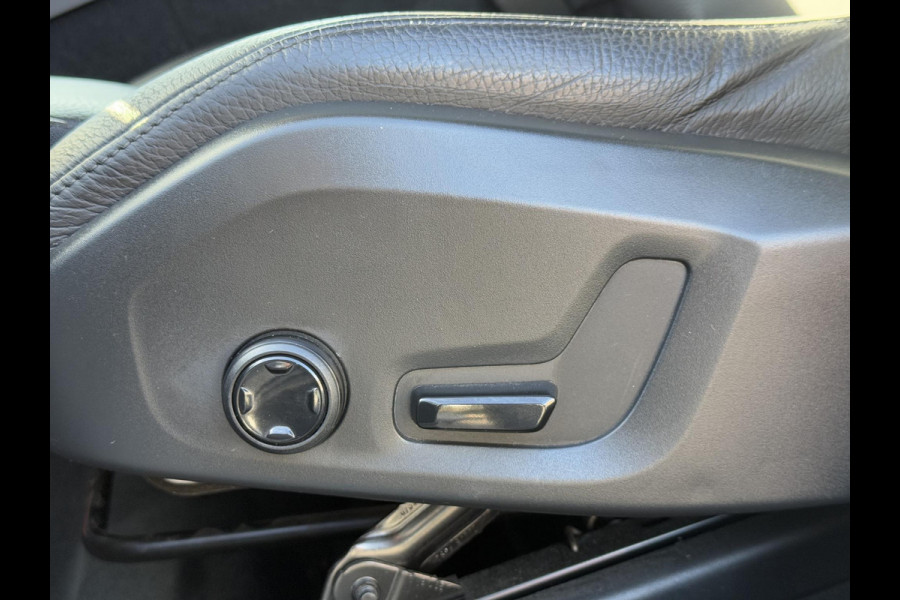 Volvo XC60 2.0 Recharge T6 AWD Inscription 1e Eigenaar,Pano,Leder,Navi,340pk,PDC,Dealer Onderhouden,N.A.P,Apk tot 11-2026