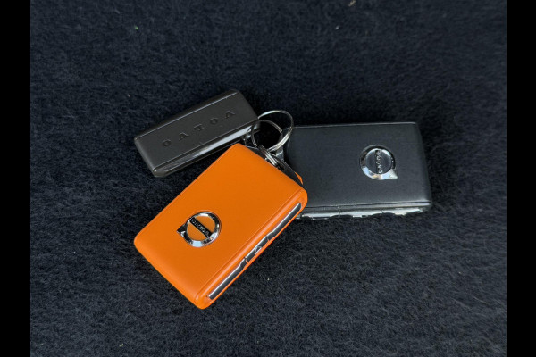 Volvo XC60 2.0 Recharge T6 AWD Inscription 1e Eigenaar,Pano,Leder,Navi,340pk,PDC,Dealer Onderhouden,N.A.P,Apk tot 11-2026