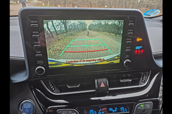 Toyota C-HR 1.8 Hybrid Dynamic . Camera. 18 inch . Apple carplay