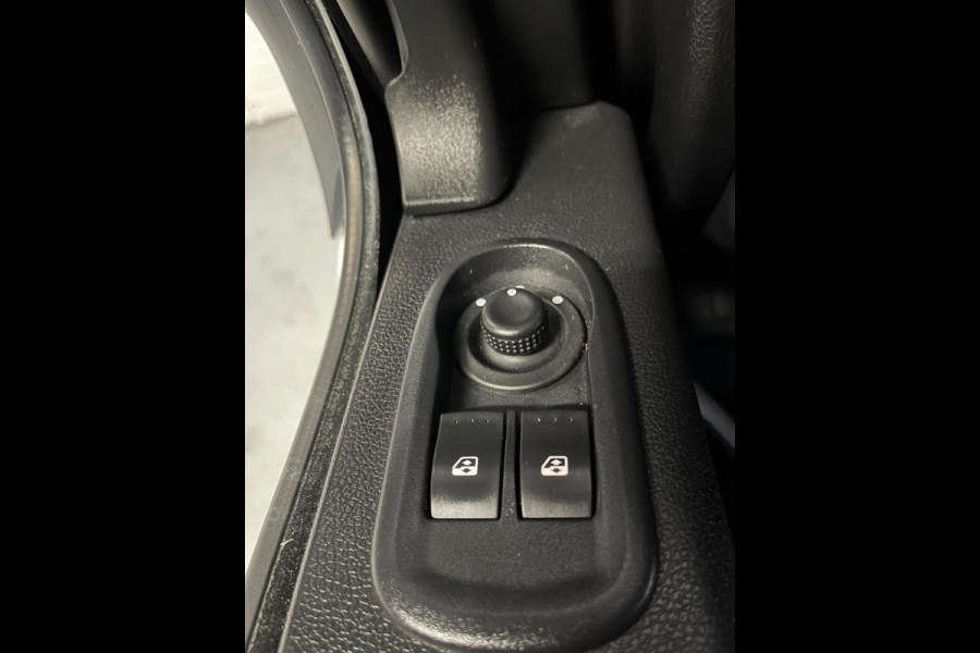 Renault Master T35 2.3 dCi 110pk euro6 L2H2 2xSchuifdeur, 3 persoons, Camera, CruiseControl, Navigatie, Trekhaak, RIJKLAARPRIJS!