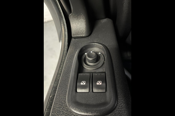 Renault Master T35 2.3 dCi 110pk euro6 L2H2 2xSchuifdeur, 3 persoons, Camera, CruiseControl, Navigatie, Trekhaak, RIJKLAARPRIJS!