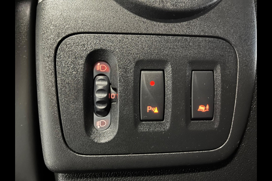 Renault Master T35 2.3 dCi 110pk euro6 L2H2 2xSchuifdeur, 3 persoons, Camera, CruiseControl, Navigatie, Trekhaak, RIJKLAARPRIJS!