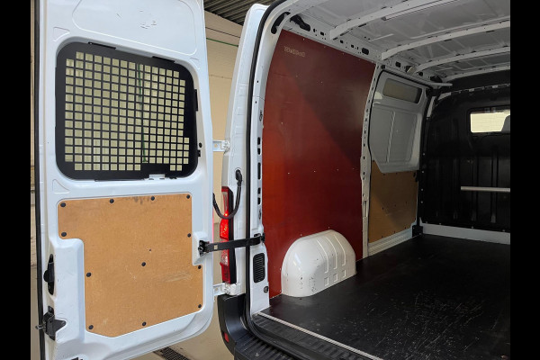 Renault Master T35 2.3 dCi 110pk euro6 L2H2 2xSchuifdeur, 3 persoons, Camera, CruiseControl, Navigatie, Trekhaak, RIJKLAARPRIJS!