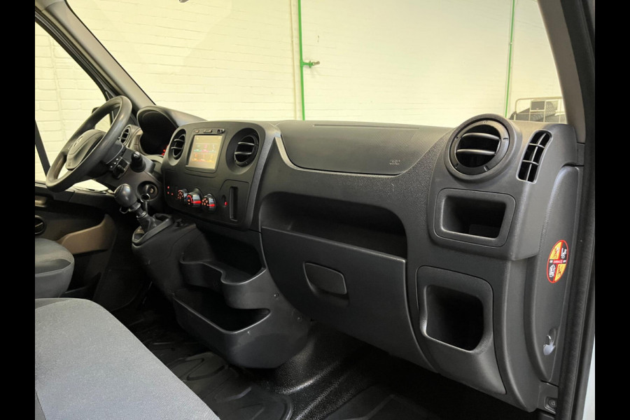 Renault Master T35 2.3 dCi 110pk euro6 L2H2 2xSchuifdeur, 3 persoons, Camera, CruiseControl, Navigatie, Trekhaak, RIJKLAARPRIJS!