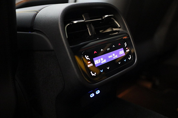 Mercedes-Benz E-Klasse AMG 53 4MATIC+ Edition 1 / Hyperscreen / Performance Zetels / Head Up / Softclose / 360 Camera / Open Pano