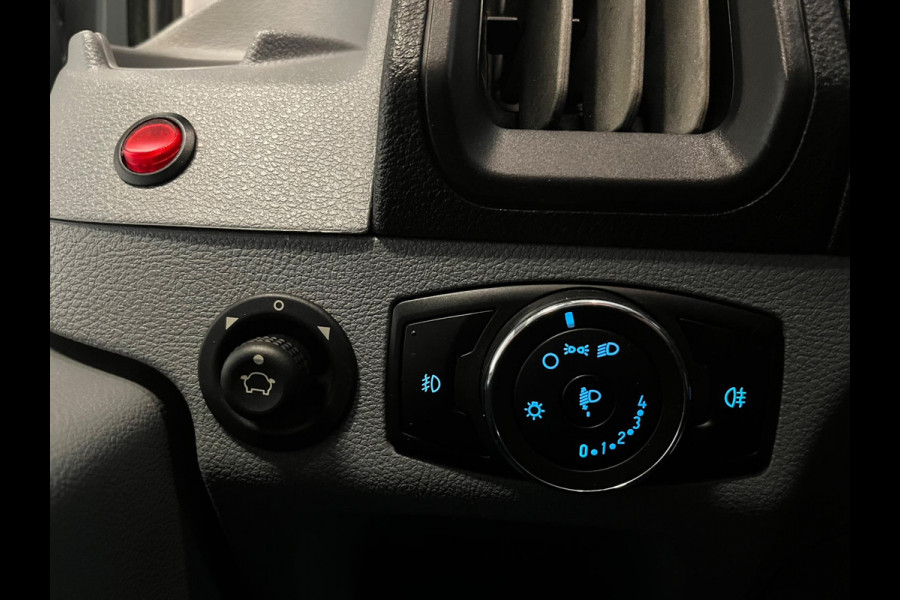 Ford Transit Servicewagen 310 2.0 TDCI 131pk euro6 L2H3 Trend 3Persoons, Sortimo Inrichting, Trekhaak, Navigatie, Rijklaarprijs!