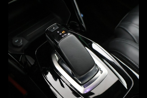 Peugeot e-2008 EV GT 50 kWh + LEDER | SCHUIFDAK | CAMERA | ADAPTIVE CRUISE | STOELVERW. | SFEERVERL.