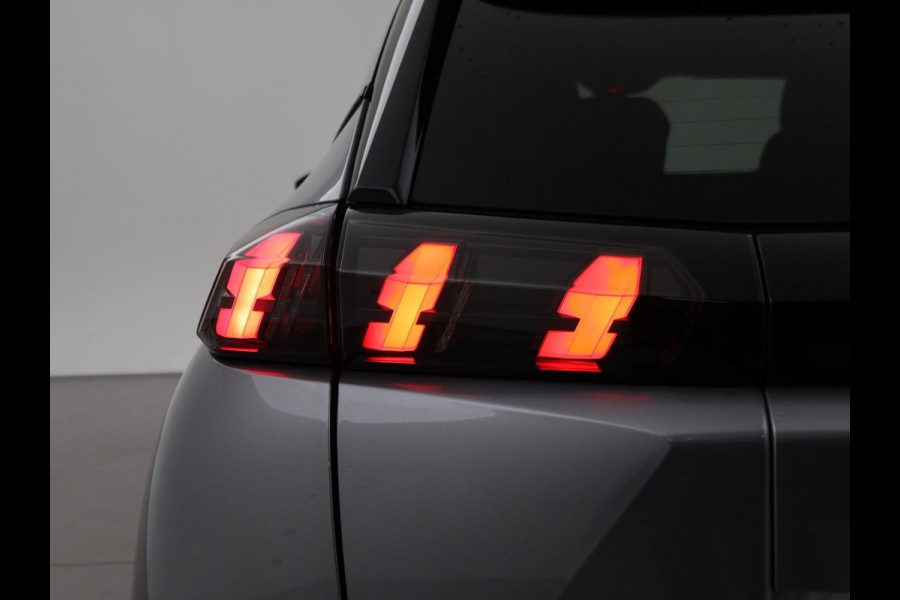 Peugeot e-2008 EV GT 50 kWh + LEDER | SCHUIFDAK | CAMERA | ADAPTIVE CRUISE | STOELVERW. | SFEERVERL.
