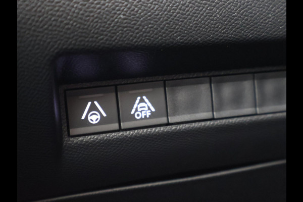 Peugeot e-2008 EV GT 50 kWh + LEDER | SCHUIFDAK | CAMERA | ADAPTIVE CRUISE | STOELVERW. | SFEERVERL.