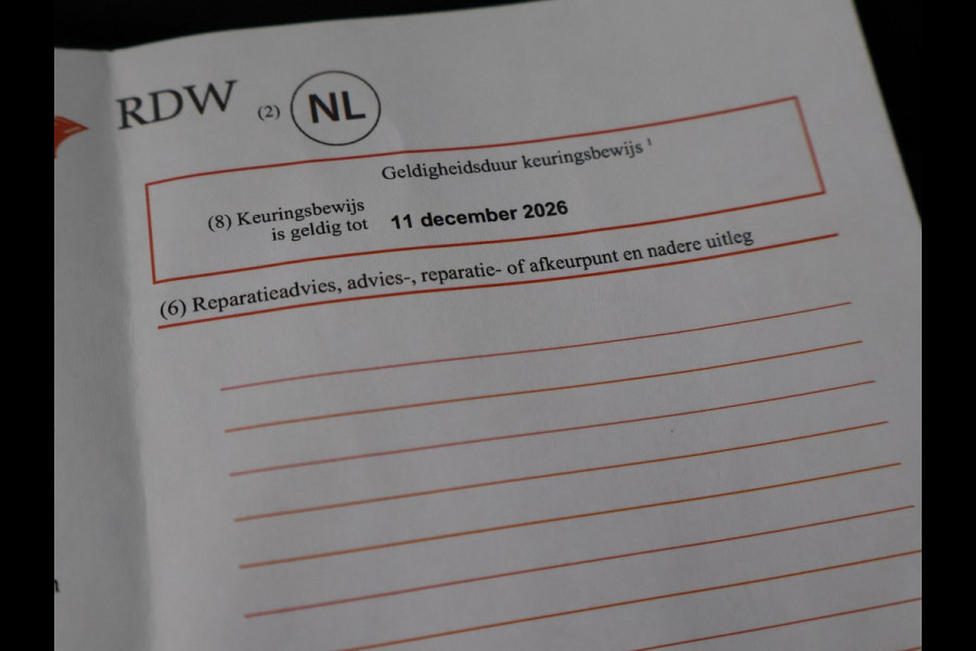 Peugeot e-2008 EV GT 50 kWh + LEDER | SCHUIFDAK | CAMERA | ADAPTIVE CRUISE | STOELVERW. | SFEERVERL.