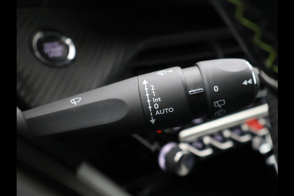 Peugeot e-2008 EV GT 50 kWh + LEDER | SCHUIFDAK | CAMERA | ADAPTIVE CRUISE | STOELVERW. | SFEERVERL.