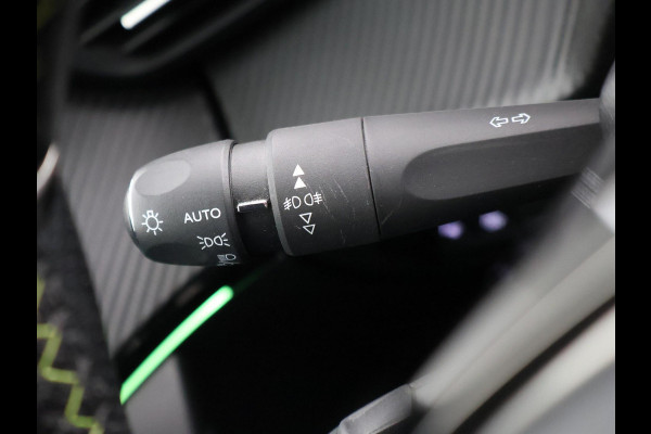 Peugeot e-2008 EV GT 50 kWh + LEDER | SCHUIFDAK | CAMERA | ADAPTIVE CRUISE | STOELVERW. | SFEERVERL.