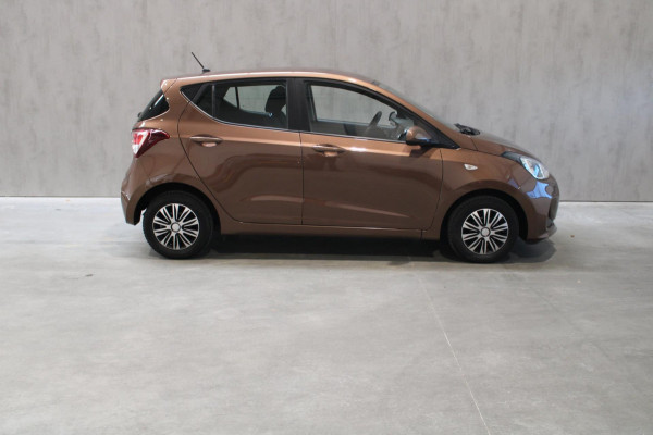 Hyundai i10 1.0i Comfort Cruise controle Climatronic Rijklaar incl onderhoud Bovag garantie