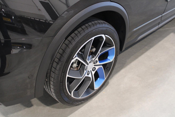 Lynk & Co 01 1.5 NL Auto/Zwarte hemel/360/Rijklaar/Bovag