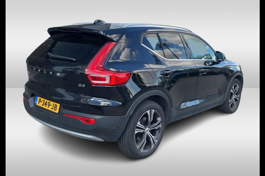 Volvo XC40 2.0 B3 Inscription / Trekhaak / Panoramadak / Camera / Leder / 19'' / Harman Kardon / Stuur+Stoelverwarming / DAB / Dodehoek / Cruise Control