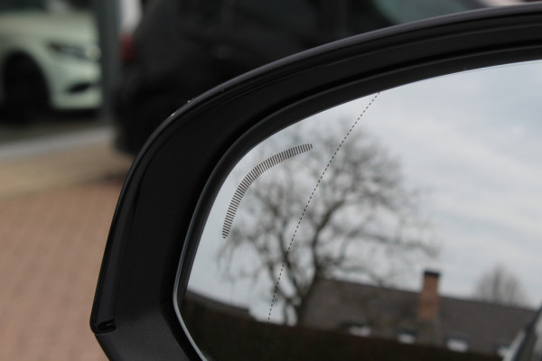 Volvo XC40 2.0 B3 Inscription / Trekhaak / Panoramadak / Camera / Leder / 19'' / Harman Kardon / Stuur+Stoelverwarming / DAB / Dodehoek / Cruise Control