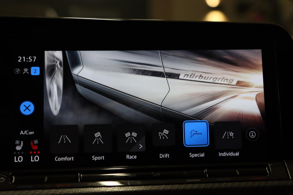 Volkswagen Golf 2.0 TSI R 4Motion AKRAP/PANO/HEADUP/IQ/H-K/BOMVOL