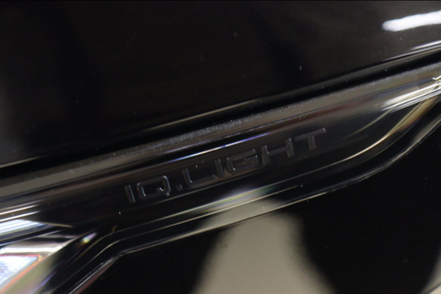 Volkswagen Golf 2.0 TSI R 4Motion AKRAP/PANO/HEADUP/IQ/H-K/BOMVOL