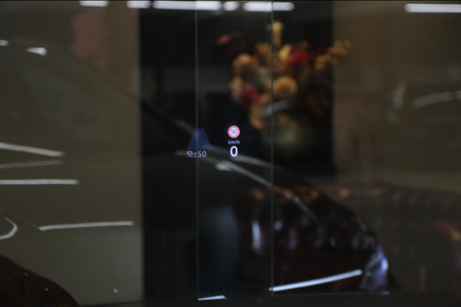 Volkswagen Golf 2.0 TSI R 4Motion AKRAP/PANO/HEADUP/IQ/H-K/BOMVOL