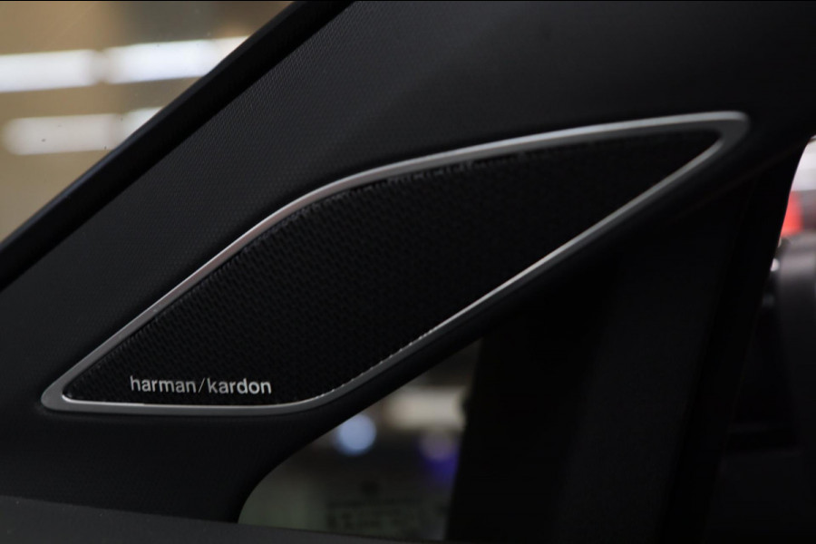 Volkswagen Golf 2.0 TSI R 4Motion AKRAP/PANO/HEADUP/IQ/H-K/BOMVOL