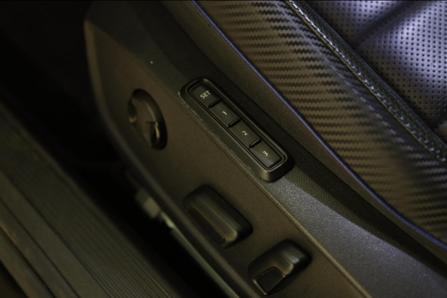 Volkswagen Golf 2.0 TSI R 4Motion AKRAP/PANO/HEADUP/IQ/H-K/BOMVOL