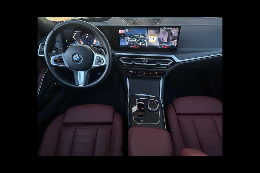BMW 3 Serie Touring 330e M-SPORT ** ADAPT. LED, LEDER, NAVI+, PANORAMA, TREKH, 19-inch LMV, H&K SOUND ** 1e EIG - UNFALLFREI ** ** INFORMEER OOK NAAR ONZE AANTREKKELIJKE FINANCIAL-LEASE TARIEVEN **
