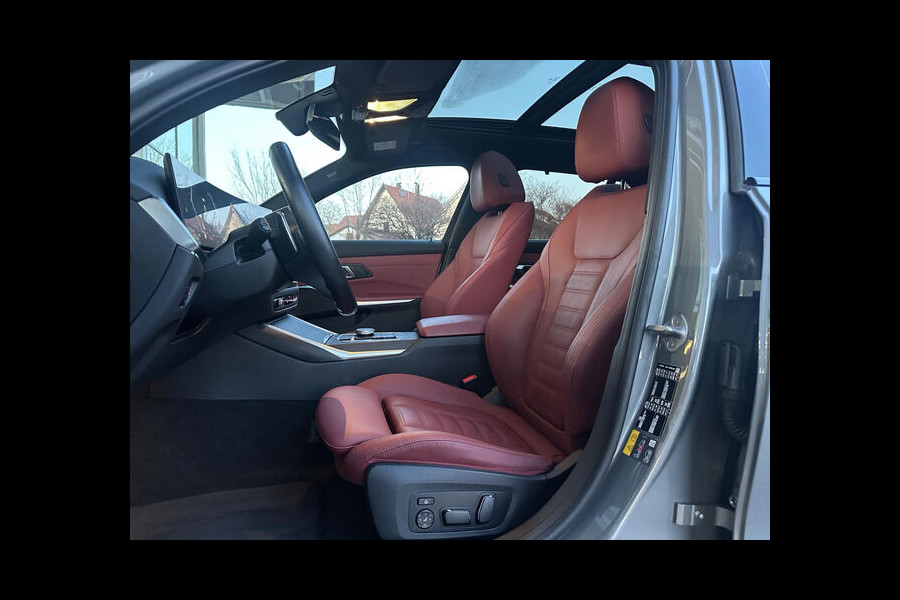 BMW 3 Serie Touring 330e M-SPORT ** ADAPT. LED, LEDER, NAVI+, PANORAMA, TREKH, 19-inch LMV, H&K SOUND ** 1e EIG - UNFALLFREI ** ** INFORMEER OOK NAAR ONZE AANTREKKELIJKE FINANCIAL-LEASE TARIEVEN **