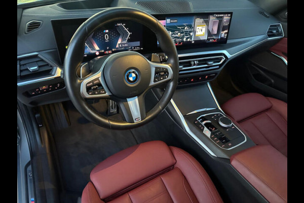 BMW 3 Serie Touring 330e M-SPORT ** ADAPT. LED, LEDER, NAVI+, PANORAMA, TREKH, 19-inch LMV, H&K SOUND ** 1e EIG - UNFALLFREI ** ** INFORMEER OOK NAAR ONZE AANTREKKELIJKE FINANCIAL-LEASE TARIEVEN **