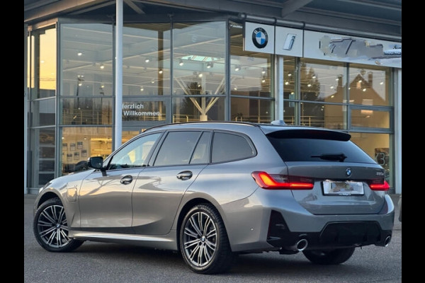 BMW 3 Serie Touring 330e M-SPORT ** ADAPT. LED, LEDER, NAVI+, PANORAMA, TREKH, 19-inch LMV, H&K SOUND ** 1e EIG - UNFALLFREI ** ** INFORMEER OOK NAAR ONZE AANTREKKELIJKE FINANCIAL-LEASE TARIEVEN **