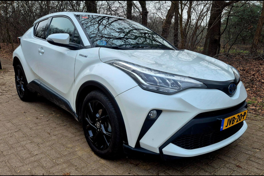 Toyota C-HR 1.8 Hybrid Dynamic . Camera. 18 inch . Apple carplay